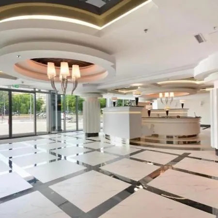 Hanza Tower With Bathtub 15th To 26th Floor & Pool Jacusi Appartamento