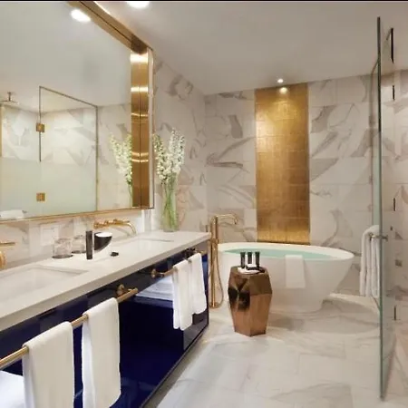 Hanza Tower With Bathtub 15th To 26th Floor & Pool Jacusi
